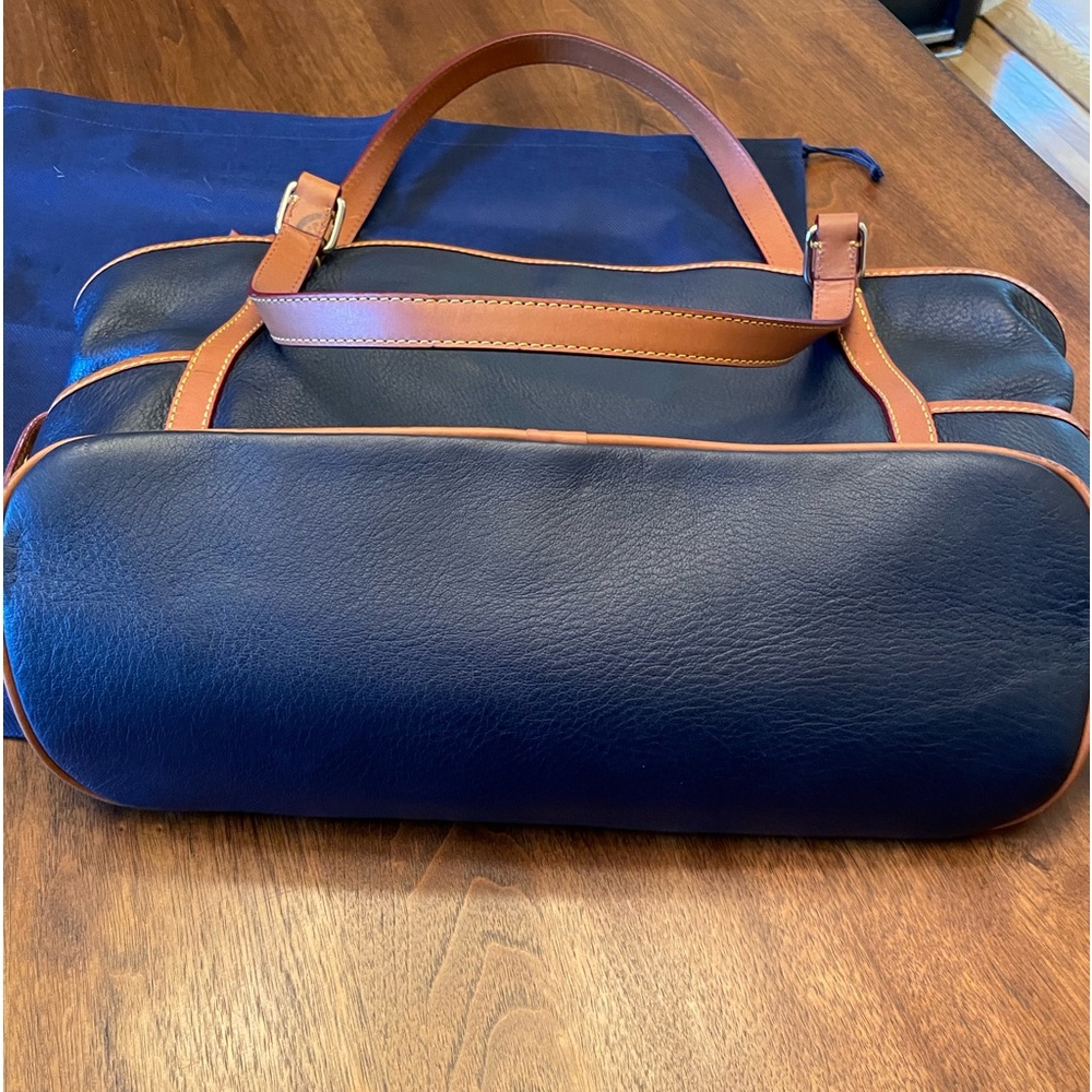 Dooney and Bourke medium tote - Picture 3 of 8